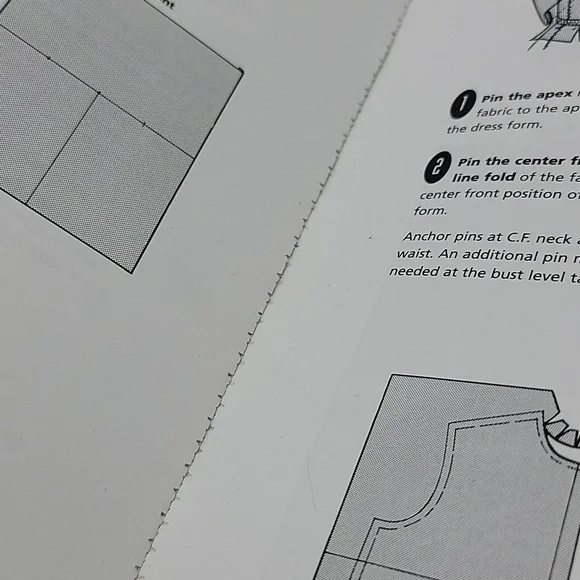 The Art Of Fashion Draping 2nd Edition Connie Amaden-Crawford - Picture 6 of 6